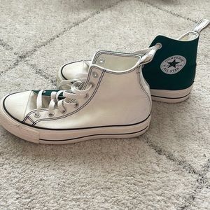 Off white and forest green platform converse!